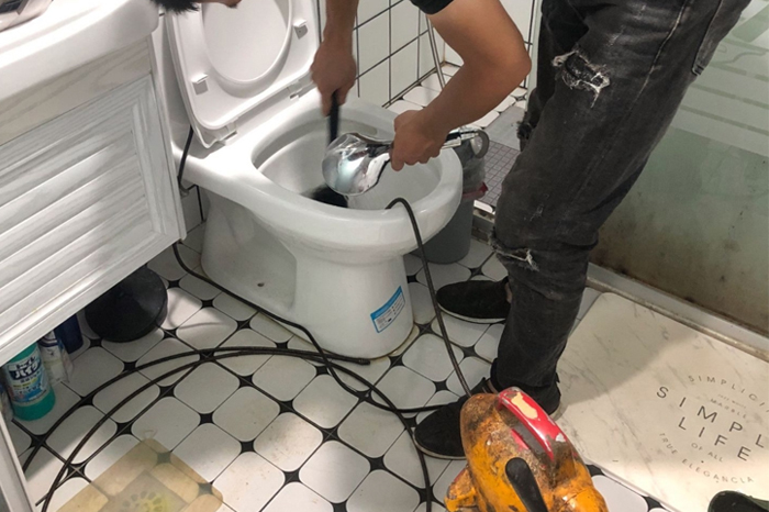 彭山马桶堵塞自己疏通还是找师傅？专业上门服务让你省时更省心
